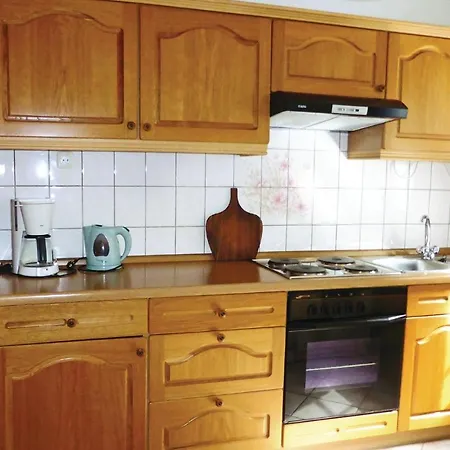 Hébergement de vacances Maison Confortable De 2 Chambres À *