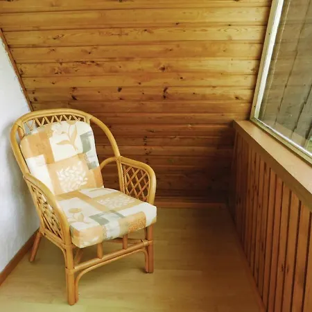 Hébergement de vacances Maison Confortable De 2 Chambres À *
